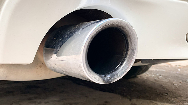 Nguyên nhân nào dẫn đến ống xả ô tô có giọt nhỏ nước?